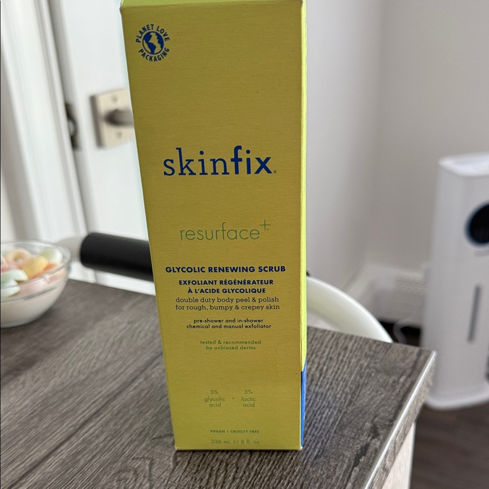 Resurface+ Glycolic Renewing Scrub - Yellow